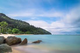 Selain daripada gunung, ia juga menempatkan beberapa tempat menarik di malaysia yang paling indah seperti pulau mantanani dan 'kokol hill elf'. 28 Tempat Menarik Di Pulau Pangkor 2021 Percutian Pantai Terbaik
