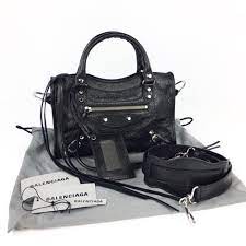 ออกเก่ง ออกใหม่จนกระเป๋าสตางค์สั่น balenciaga ปล่อย track.2 สนีกเกอร์โฉมใหม่ ประจำคอลเล็คชั่นฤดูใบไม้ร่วง 2019 พร้อมเสิร์ฟเหล่านักสะสมแล้ว บาเลนเซียก้า. New Balenciaga Mini City Regular Hw à¸› 2020 Shopee Thailand