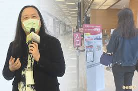 上述資料格式轉換完成之後，就可以開啟 jupyter notebook 了，餵給word2vec 的文件是需要斷詞的，斷詞可以採用 jieba 套件實現，將前面已經安裝好的套件 import 進來，並將剛剛存好的 corpus.txt 的新聞內容讀進來： 這裡在精確模式 vs 全模式之間有明顯差異，精. 32 Y Xjchxwzxm