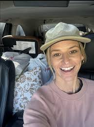 Brand experts and Marketers: My super sweet wife started an interior design  business focused