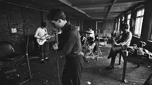 Ian Curtis Menyelisik Potret Kelam Si Bintang Muram