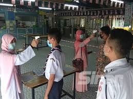 Hantarkan borang dan salinan dokumen terus ke pejabat sekolah. Pelajar Smart Teruja Kembali Ke Sekolah