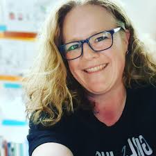 Hello, I'm Cath Brew, the illustrator behind Drawn to a Story. Everything I  do is about Identity, Belonging, and Expat Life. As an illustrator I love  the hidden layers of life that