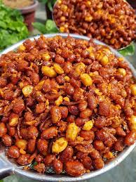 1 cwn ikan bilis (goreng), 1 cwn kacang tanah (goreng), 3 bj kentang (iris tipis), 6 bj bwng merah (di iris), 8 ulas bwng putih (di iris), 1 sb gula, 1 sk garam, 5 sb cili kering (yg dah kisar), 1 sb serbuk cili. Guna Sukatan Cawan Aje Resipi Kudapan Kacang Ikan Bilis Ni Mudah Aje Buat Keluarga