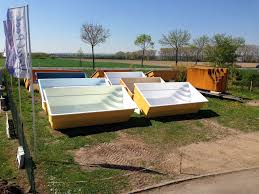 Vogel Pool Gmbh Schwimmbecken Aus Polypropylen Gfk Und Ceramic Unsere Ausstellung In 2020 Schwimmbecken Outdoor Sofa Pool