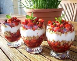 Recette De Tartare De Fraises Pistaches Et Sabla C S La Recette Facile Recettes De Fraises Recette De Tartare Recettes De Cuisine