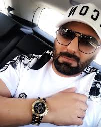 Kusjes voor de kinderen, zei hij nog', niet veel later wordt Wisam vermoord  bij het uitlaten van hond Esco