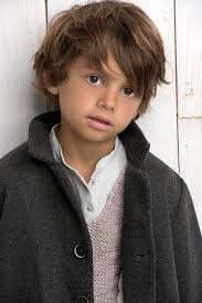 Capelli lunghi con ciuffo laterale 8 di 21 . Come Tagliare I Capelli Ai Bambini Bambino 5 Men S Stylists Zigzagmom