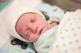 Beautiful timelapse shows premature baby born weighing just 1lb grow over  100 days