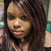 Raven Holmes's Instagram, Twitter & Facebook