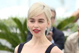Emilia clarke is a british beauty who is loved, adored, and appreciated throughout the globe. Emilia Clarke Der Schmuck Einer Drachenkonigin