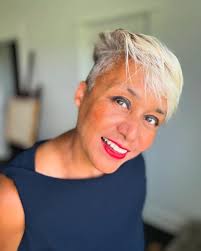 Episode 33: Become an Instagram Famous Artist by using these Reels and  TikTok Hacks with Artist Tara Bach