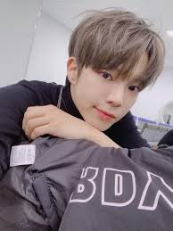 Pin By Puku Puku Aegyo On Verivery Show Me Your Face Kpop Groups Jellyfish Entertainment