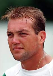 JACQUES KALLIS 🔽 ⏺️ Batting average after 10 Tests: 22.66 ⏺️ Career  average: 55.40 The third-highest run-getter in Tests, Kallis had a  forgettable start to his career, managing just one double-digit score