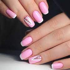 Розовый летний дизайн ногтей