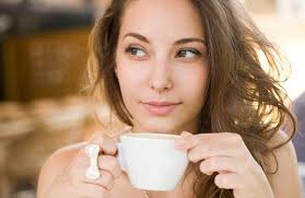 اكتشفي 6 أمور تحدث لجسمك عند شرب الماء الساخن على معدة فارغة مجلة الجميلة