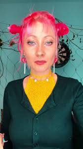 Julia Melzer's Instagram, Twitter & Facebook