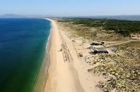 The praia da saúde the praia da saúde is the closest beach to setubal and is incorporated into the albarquel urban park (parque urbano de albarquel). Praia Da Comporta The Ecochic Getaway In Alentejo Portugal