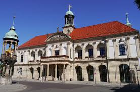 Immer mehr menschen nutzen die freien tage im rahmen von städtereisen. Quermania Magdeburg Alter Markt Mit Rathaus Und Magdeburger Reiter Sachsen Anhalt Sehenswurdigkeiten Ausflugsziele Und Urlaub Quer Durch Deutschland
