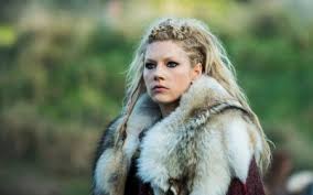 Al mismo tiempo que la serie se renovó por una quinta temporada, se anunció que el actor irlandés jonathan rhys meyers se uniría al elenco, como heahmund, un «obispo guerrero». Vikings Katheryn Winnick Habla Sobre La Muerte Impactante De La Quinta Temporada Y El Futuro De Su Personaje Series Adictos