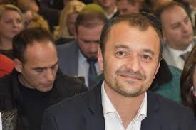 Jep dorëheqje drejtori ekonomik në spitalin e Tetovës, Artan Etemi