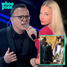 Jun 18, 2021 · un video su tik tok confermerebbe la nuova storia d'amore di gigi d'alessio, dopo anna tatangelo.la presunta nuova fiamma si chiama denise esposito, ha 28 anni ed è napoletana.lui invece di anni. Gigi D Alessio Ecco Chi E La Nuova Fidanzata Whoopsee