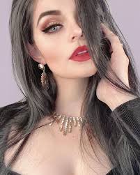 Valerie Correa's Instagram, Twitter & Facebook