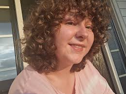 Good morning Can anyone recommend a decorator please Tia 😊