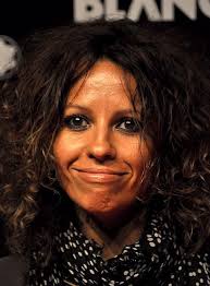 3 underline the word which does not have the sound t. Linda Perry Wikipedia