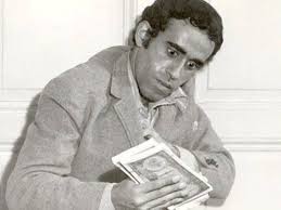 يقول علاء احمد يقول احمد حبيب اسراء: Ø§Ù„Ù…Ø¯Ø© 10 Ø³Ù†ÙˆØ§Øª ÙˆØ§Ù„Ù…ÙƒØ§Ù† 3 Ø¬Ø§Ù…Ø¹Ø§Øª Ù…Ø®ØªÙ„ÙØ© ÙˆØ§Ù„Ø§Ø³Ù… Ø«Ù„Ø§Ø«Ù‰ Ø£Ø¶ÙˆØ§Ø¡ Ø§Ù„Ù…Ø³Ø±Ø­ Ø¹ÙŠÙ†
