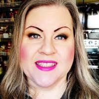 Leslie Eslinger's Instagram, Twitter & Facebook