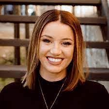 Betty Shute's Instagram, Twitter & Facebook