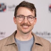 Dennis Bynum's Instagram, Twitter & Facebook