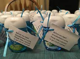 Baby Shower Party Favor Hand Sanitizer At A Party To Meet The New Baby Give Ha Baby Shower Party Favors Boy Baby Shower Party Favors Baby Shower Party Gifts