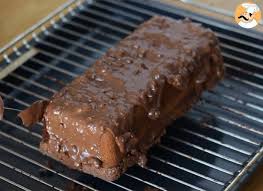 Marbre Croustillant Gateau Marbre Avec Glacage Au Chocolat Et Amandes Recette Ptitchef En 2020 Glacage Chocolat Alimentation Gateau Nature