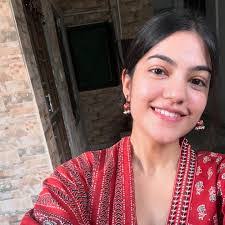 Mugdha Agarwal's Instagram, Twitter & Facebook