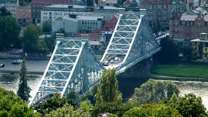 Sie verbindet die stadtteile blasewitz am linken und loschwitz am rechten ufer. Datei Loschwitzer Brucke Blaues Wunder 2 Jpg Wikipedia