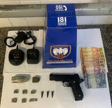 Arma de fogo, em um resumo muito resumido, é um artefato dotado de. Pm Apreende Drogas E Simulacro De Arma De Fogo Em Guarapari Es1