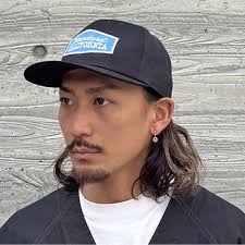 STANDARD CALIFORNIA Stadium Logo Patch Mesh Cap 除了Coach Jacket  外，另一大受歡迎單品Mesh Cap 也是STANDARD CALIFORNIA 自家生產。 最新Mesh Cap 調整了深度和寬度