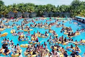 Anda sedang mencari harga tiket masuk jatim park 1, 2 & 3 terbaru? Heboh Kolam Renang Penuh Sesak Orang Hairos Water Park Ditutup Gugus Tugas