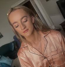 Warm soft tones for this beautiful bridesmaid. . . . . #amycoynemua  #bridesmaid #softglam #neutralglam #bridalparty