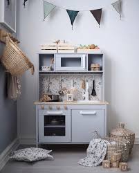 Mini Kuche Fur Die Mini Koche Kinderzimmer Inspiration Skandinavisch Tau Ikea Spielkuche Ikea Kuchenideen Ikea Hack Kuche