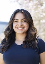 Laura Holleran's Instagram, Twitter & Facebook