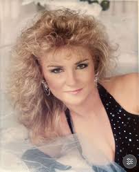 Posing for a photo, in years gone by. ❤️