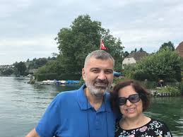 Ünlü sanatçı levent üzümcü ile 20 yıllık eşi ebru tuay üzümcü'nün boşandığı ortaya çıktı. Haluk Savas In Esi Bold A Konustu Khk Lilar Icin Hasta Bedenini Suruyerek Savasti Boldmedya