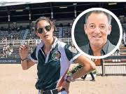 Jun 07, 2021 · bei der jungen springreiterin handelt es sich um jessica springsteen. Jessica Springsteen Jennifer Gates Und Eve Jobs Haben Beruhmte Vater Was Sie Zudem Verbindet Ist Ihre Leidenschaft Fur Den Reitsport Sie Trainieren Unter Perfekten Bedingungen Und Arbeiten Am Durchbruch In Die Weltspitze