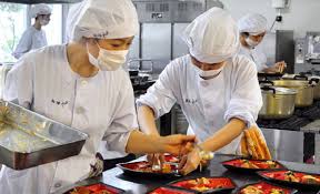 Sep 06, 2020 · gdp thực tế là tổng sản phẩm quốc nội được tính theo sản lượng hàng hóa, dịch vụ cuối cùng trong năm lấy để nghiên cứu, giá cả cũng được tính theo năm đó nên chỉ số này còn có tên gọi khác là gdp theo giá so sánh. Cháº¿ Biáº¿n Tiáº¿ng Anh La Gi