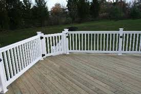 Pressure Treated Deck With White Vinyl Rails Vinyl Railing Wood Deck Treated Wood Deck