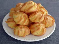 Voilà la recette qui vous fera réussir des petits choux exquis à coup sûr pour épater et surtout régaler famille et amis à l'heure du dessert ou du goûter. 9 Eclere Reteta Noua Ideen In 2021 Rumanische Rezepte Kuchen Rumanische Rezepte Backen