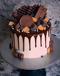 Pin By Abdou Abazine On 235 Two Hundred And Thirty Five Chocolate Cake Decoration Birthday Cake Chocolate Chocolate Cake Recipe